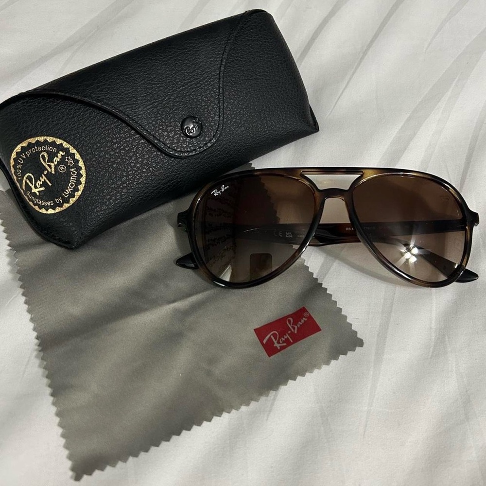 Ray-Ban Unisex Rb4376 57mm Pilot 
Sunglasses Aviator